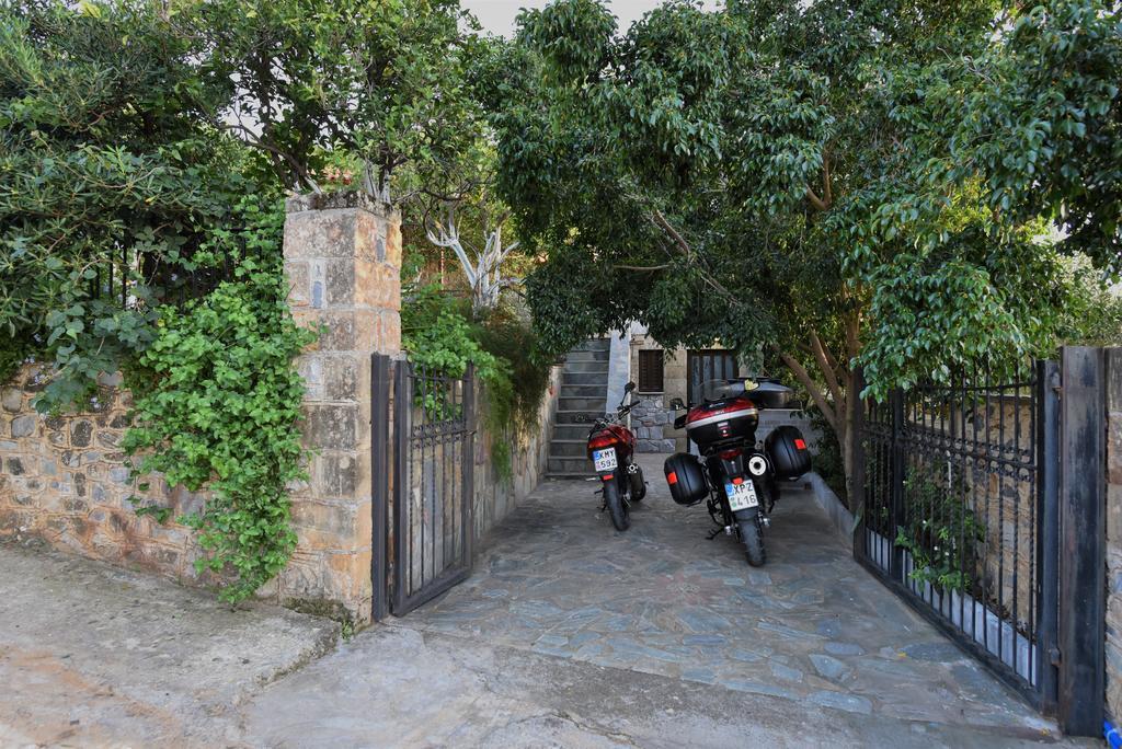 Villa Onar A Stone House With Amazing View Stoúpa Exterior foto